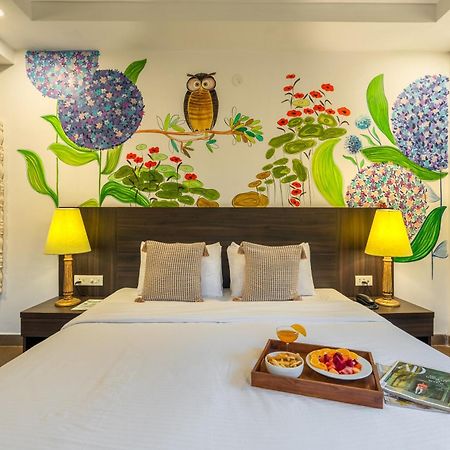 Locomo Boutique, Morjim - Stay Work Eat Екстериор снимка