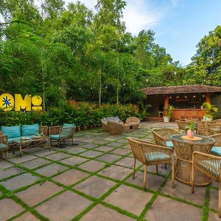 Locomo Boutique, Morjim - Stay Work Eat Екстериор снимка