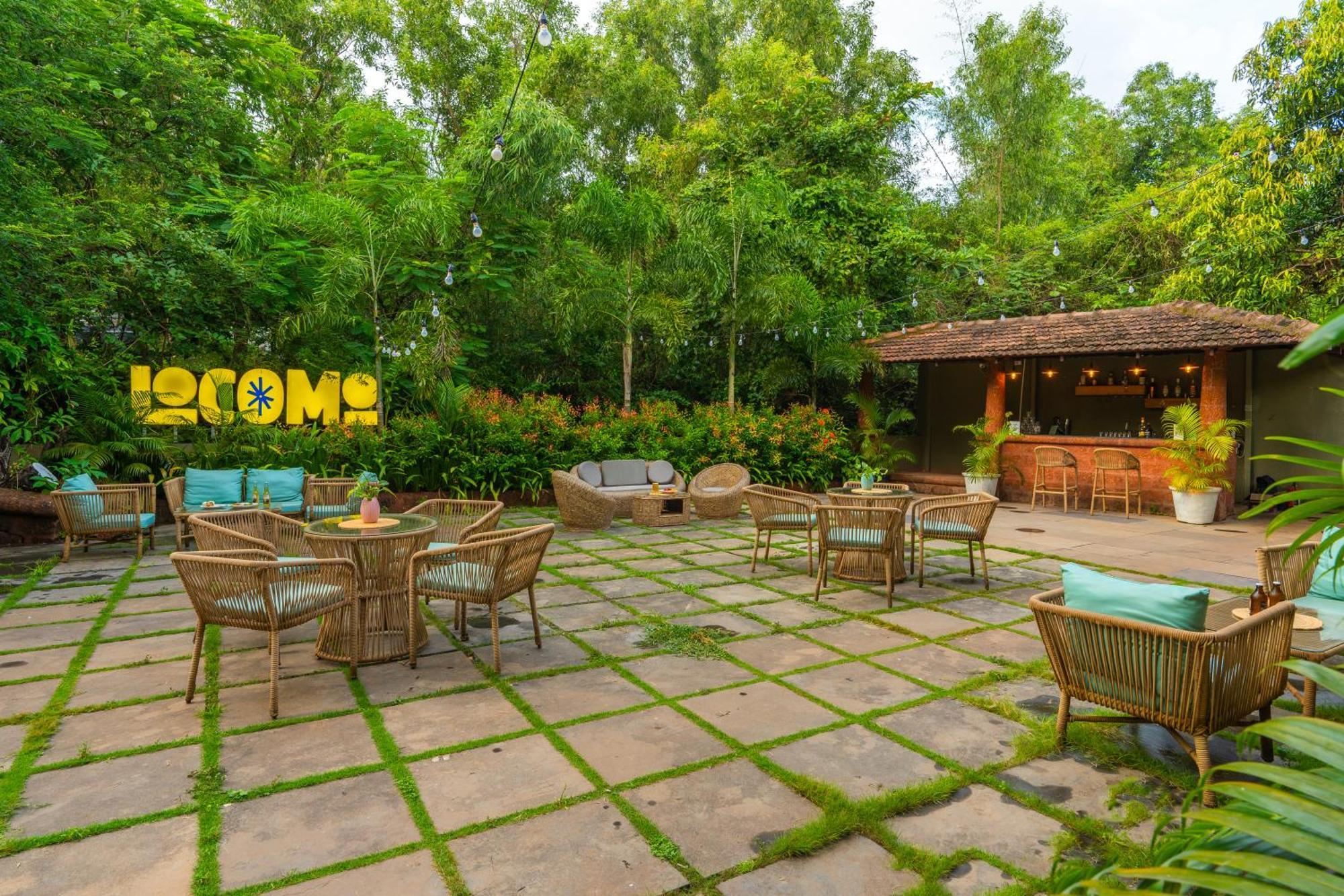 Locomo Boutique, Morjim - Stay Work Eat Екстериор снимка