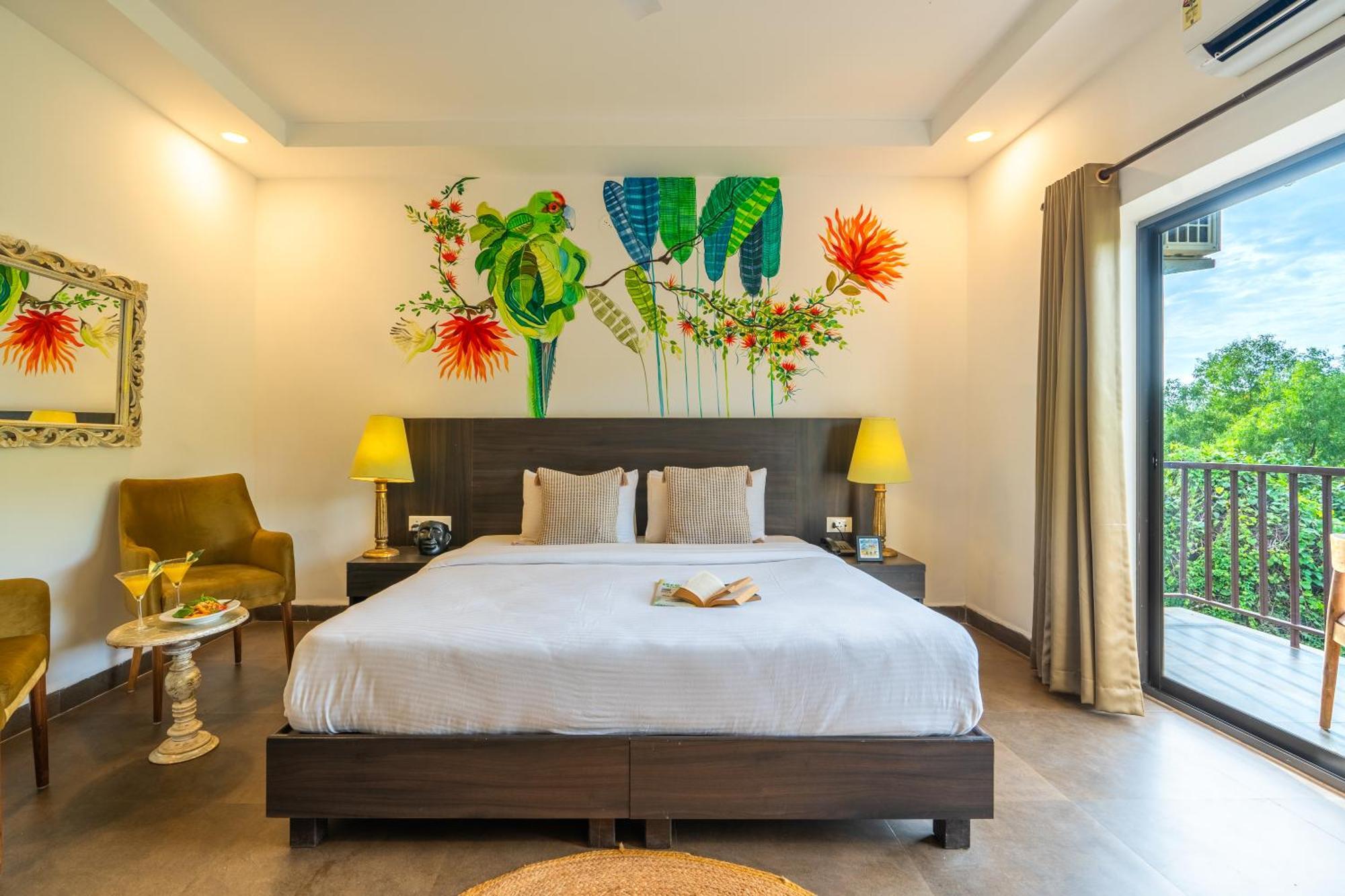Locomo Boutique, Morjim - Stay Work Eat Екстериор снимка